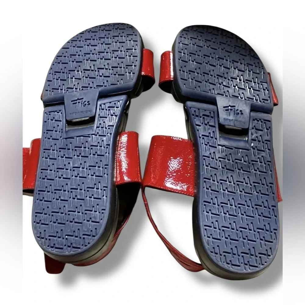 FIGS by FIGUEROA Red Patent Leather Sandals Hinged Sole Flex Leather Activewear